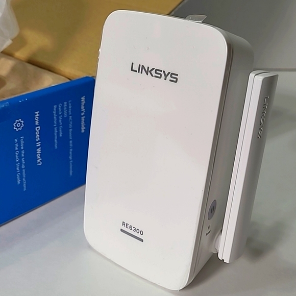 LINKSYS RE6300 WiFi Booster Extender - Picture 8 of 8